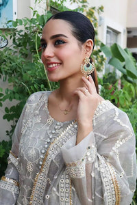 Iqra Aziz wearing Sanweriya by Bano